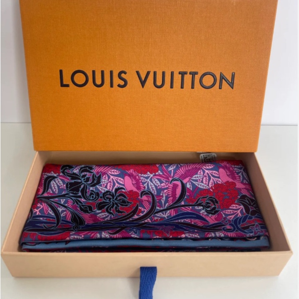 Louis Vuitton Silk "Louis A Paris" Bandeau Fuchsia